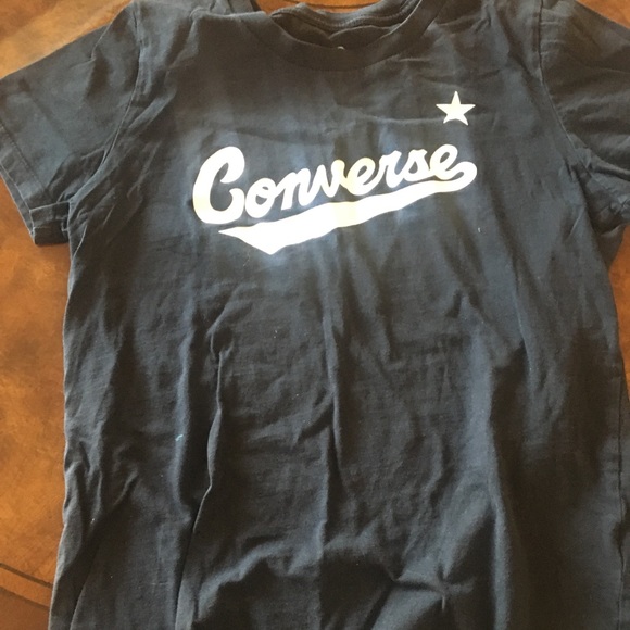 Bundle of 4 medium sized women/teen t-shirts - Picture 2 of 9